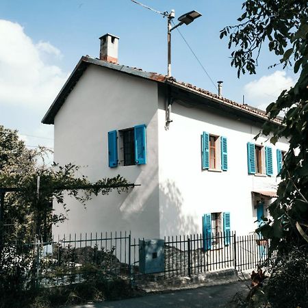 Superb Holiday Home In Piedmont Italy With Fireplace Santo Stefano Belbo Εξωτερικό φωτογραφία
