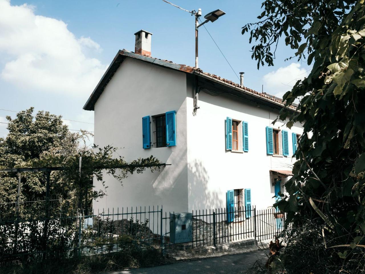 Superb Holiday Home In Piedmont Italy With Fireplace Santo Stefano Belbo Εξωτερικό φωτογραφία